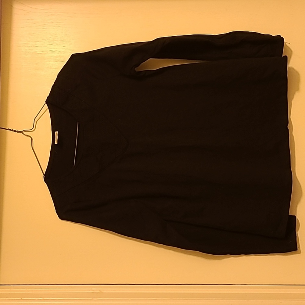 Zara Kids size 11/12 black long-sleeved shirt
